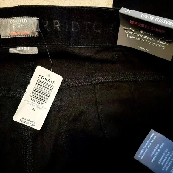 Torrid Bombshell Skinny Jeans 26R NWT Women's Plus Size Black Lace-Up Super Soft - Picture 3 of 4